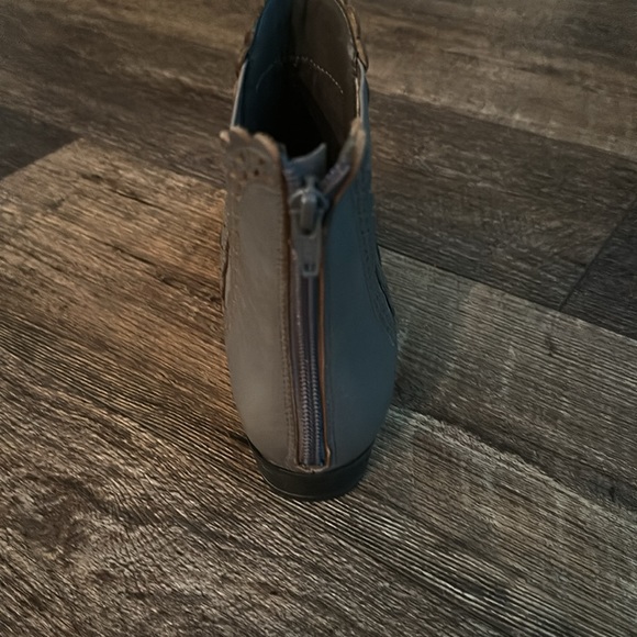 Brand New Isaac Mizrahi Ankle Boot - Picture 4 of 6